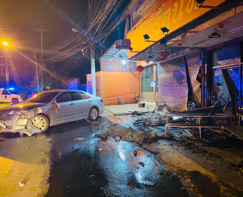 01:54-อุบัติเหตุ-ถนนเอกาทศรฐ-ช่วงวงเวียนสถานีรถไฟพิษณุโลก-|-2025-05-02-18:55:00