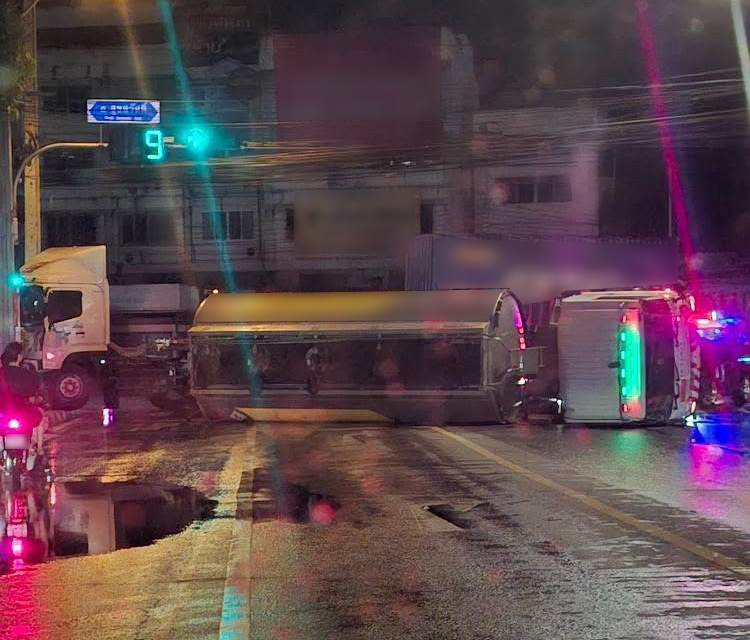 23:51-อุบัติเหตุ-ถนนสุขสวัสดิ์-ขาออก-จากแยกบางปะแก้ว->ที่บ-|-2025-05-23-16:51:00