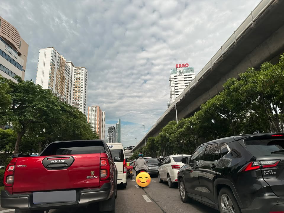 rt@taoballme-:-15:37-ถนนกรุงธนบุรี-ขาเข้า-ปริมาณรถหนาแน่น-ก-|-2025-05-30-08:39:00