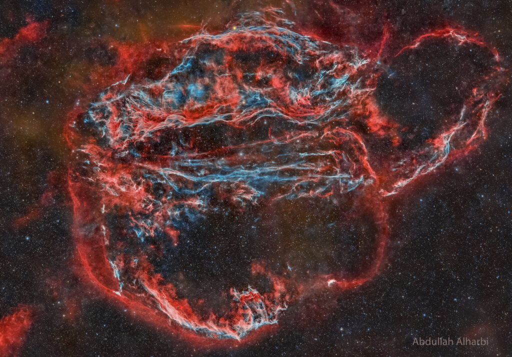 ผ้าคลุมหน้าเนบิวลา:-wisps-of-antinct-supernova