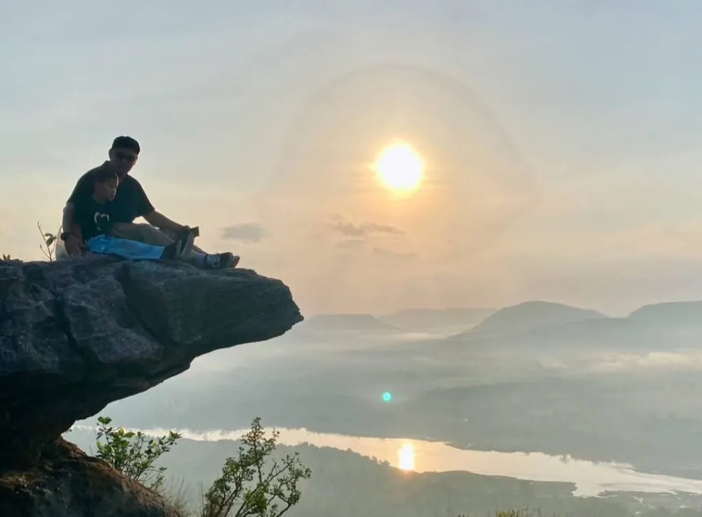 เช้านี้…ที่-ผาชะนะได-ได้ชมตะวันก่อนใครในสยาม-อุทยานแห่งชา