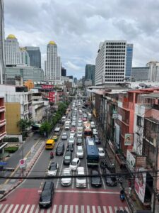 12:forty-five-ถนนราชปรารภ-มุ่งหน้าอนุสาวรีย์ชัยสมรภูมิ-รถติด-(feed-|-2025-06-14-05:50:00