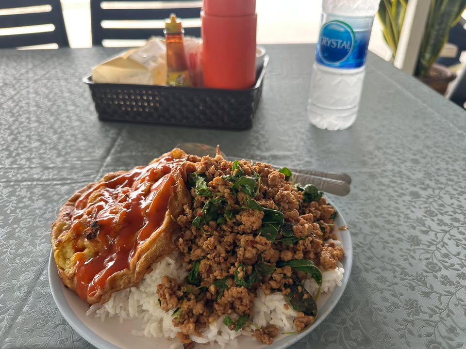 จะเที่ยงแล้วกินข้าวเช้ากันครับ-(feed--with-fetchrs-|-2025-06-14-03:forty-eight:00