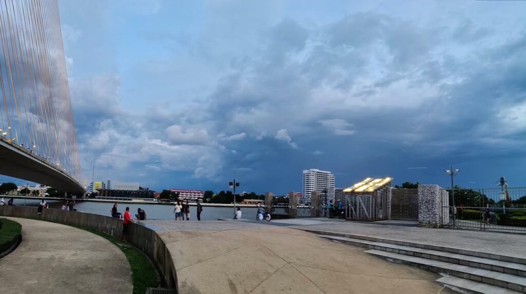 rt@deathfool-:-18:44-ยานแม่จากฝั่งสนามหลวงมาแล้ว-ฝนตก-พระร-|-2025-06-19-11:49:00