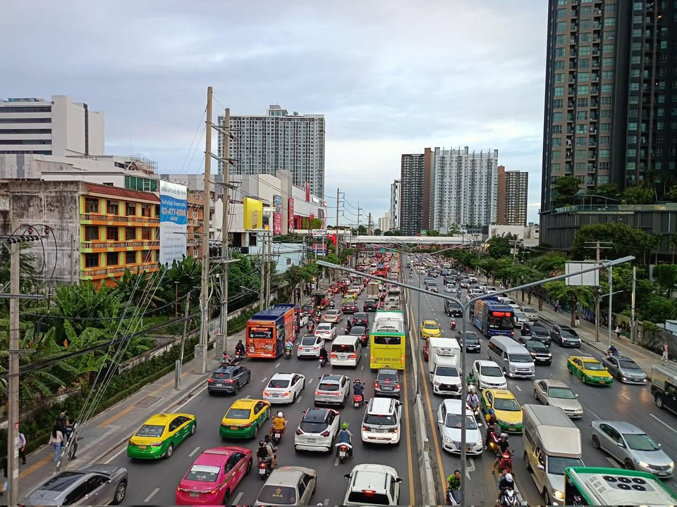 rt@kt3984-18forty-eight-น.-ถนนรัชดาภิเษก-ไปแยกมไหสวรรย์-เต็มแยกรัช-|-2025-06-23-11:forty-eight:00