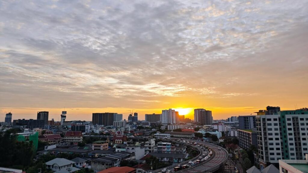 rt@mean-h2o-1907-น.-สภาพการจราจร-จากสะพานพระราม-8-มุ่งหน้า-|-2025-06-24-12:07:00