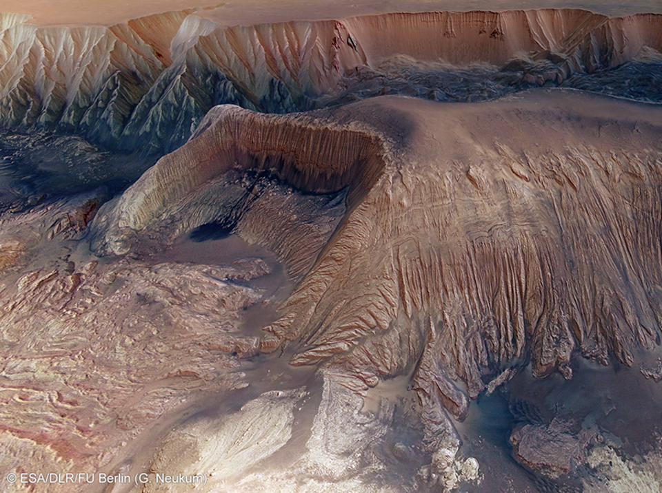 ล่มสลายในเฮบส์-chasma-บนดาวอังคาร
