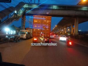 จอดซื้อของแบบนี้-สมาชิกส่งมา-ว่ามีรถชอบจอดซื้อของขวางไป-1-เ-|-2025-07-15-23:35:00