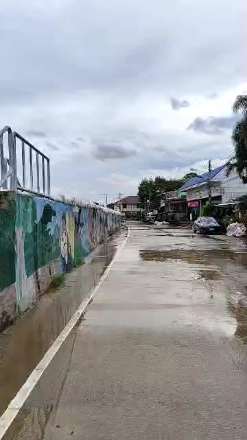 แม่น้ำยมผ่านตัวเมืองสุโขทัย.