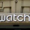 ช่างทำนาฬิกาชาวสวิส-swatch-ขอโทษสำหรับการโฆษณาที่แสดงท่าทางถือว่าเป็นชนชั้น