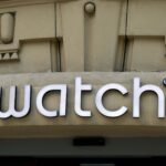 ช่างทำนาฬิกาชาวสวิส-swatch-ขอโทษสำหรับการโฆษณาที่แสดงท่าทางถือว่าเป็นชนชั้น