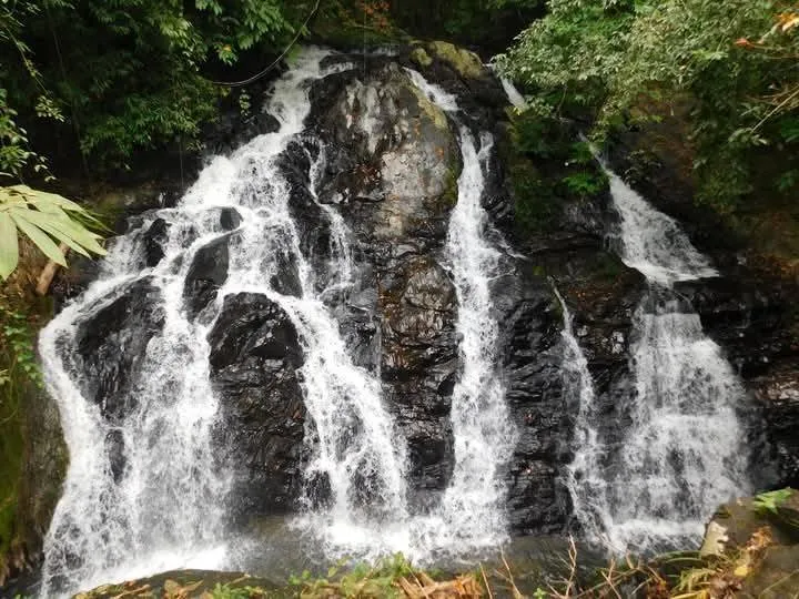 เปิดภาพ-4-น้ำตก-ในผืนป่าอนุรักษ์ปลายด้ามขวาน-อุทยานแห่งชาติน