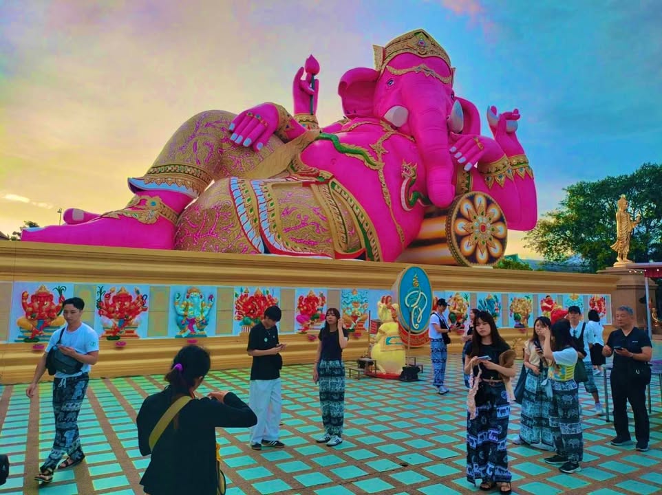 บรรยากาศยามเย็น-ที่วัดสมานรัตนาราม-จ.ฉะเชิงเทรา-(feed-gener-|-2025-09-22-03:57:00