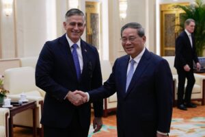 ฝ่ายนิติบัญญัติของสหรัฐฯผลักดันให้มีการสนทนาทางทหารในประเทศจีนที่หายากขอคำแนะนำจากด้ว