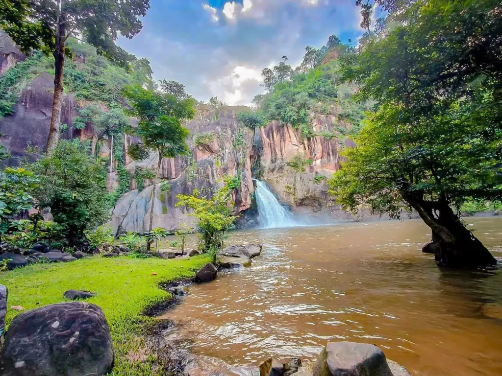 น้ำตกชาติตระการ-อุทยานแห่งชาติน้ำตกชาติตระการ-จังหวัดพิษณุโลก-เป็
