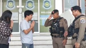 -ตำรวจทางหลวงปราจีน-สระแก้ว-ตรวจยึดรถเบนซ์หรู-เจ้าของติดตาม