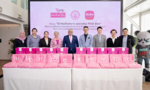 เมืองไทยประกันชีวิต-มูลนิธิเมืองไทยยิ้ม-ส่งมอบผ้าห่มเพื่อช่วยประชาชน-ให้-กระทรวง-พม.