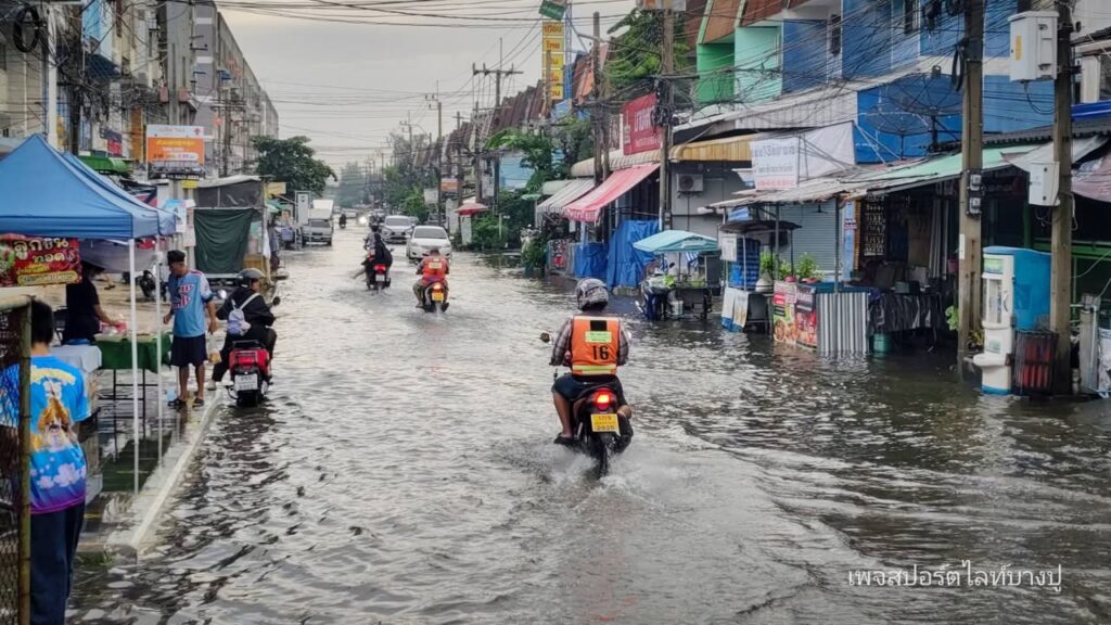 เช้านี้-(4-พย.68)-น้ำยังไม่ลด-ซอยเทศบาลบางปู-49-(เคหะสมุทรป-|-2025-11-04-01:10:00