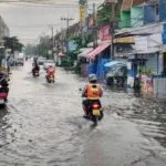 เช้านี้-(4-พย.68)-น้ำยังไม่ลด-ซอยเทศบาลบางปู-49-(เคหะสมุทรป-|-2025-11-04-01:10:00