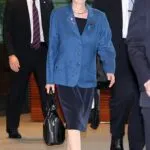 ทาคาอิจิให้คำมั่นว่าญี่ปุ่นจะขึ้นในการเจรจาครั้งแรกกับเซเลนสกี