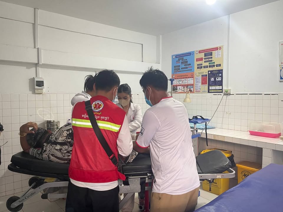 ประชาชนชาวกัมพูชา-อ้างว่าโดนอาวุธหนักจากฝั่งไทย-นึกว่าเสี้