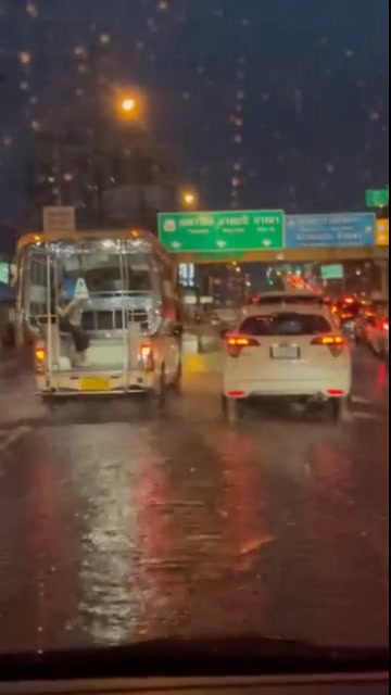 13-พย-68-เวลา-1800-น-กว่าจะรอดออกมาได้-ถ.บางนาตราด-หน้า-|-2025-11-13-11:47:00