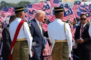 การประชุมยังคงดำเนินต่อไปเพื่อพูดคุยเรื่องการประชุมสุดยอดสีก่อนการประชุม