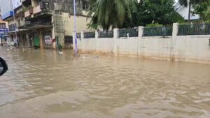 อัพเดทสถานการณ์(ต่อ)818-น.-ถนนศรีภูวนาถ-(feed--wit