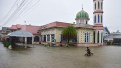 น้ำยังท่วม-9-จว.-ภาคใต้-ปัตตานีเฝ้าระวังน้ำล้นตลิ่ง-แม้ภาพรวมสถานการณ์เริ่มดีขึ้น