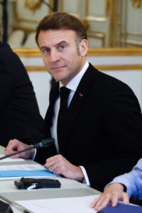 มาครงมุ่งหน้าสู่จีนในขณะที่ยุโรปไต่เชือกระหว่างผู้ต่อต้านและสนับสนุน