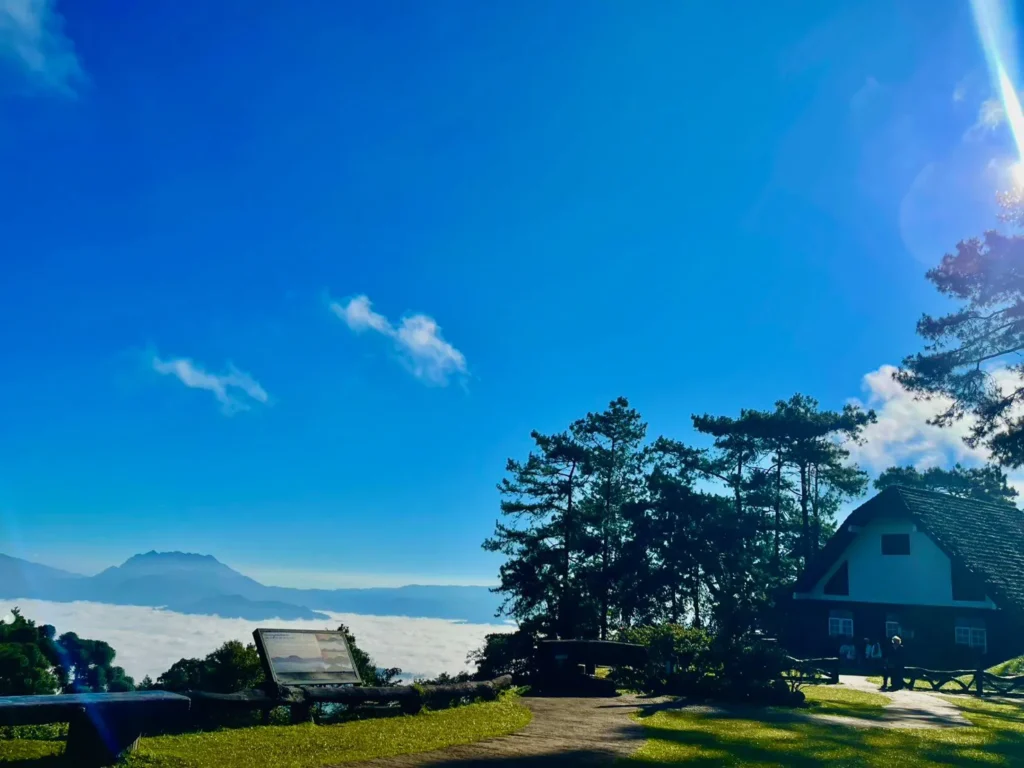 ดอยกิ่วลมคึกคัก-นักท่องเที่ยวชมทะเลหมอก-และสัมผัสอากาศหนาว-8