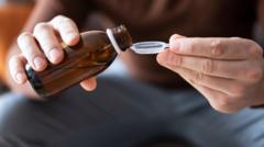 กินยาแก้ไอ-หรือ-น้ำผึ้งผสมมะนาว-อย่างไหนได้ผลดีกว่ากัน-?