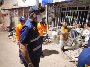 -ปภ.ผลัดดึกลุยงาน-ทีมมหาดไทย-ผนึกกำลังทำงานต่อเนื่องตลอด-2