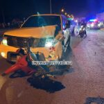 ข้ามถนน-สามนักเรียน-ขี่รถจักรยานยนต์กำลังพุ่งข้ามถนนเพื่อกล-|-2025-12-13-02:33:00