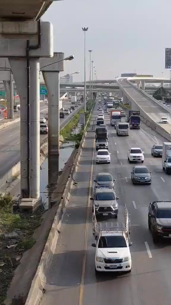 25-ธค-68-เวลา-1615-น-ถ.กาญจนาภิเษก-(ตะวันตก)-ขาออก-บริเว-|-2025-12-25-09:42:00