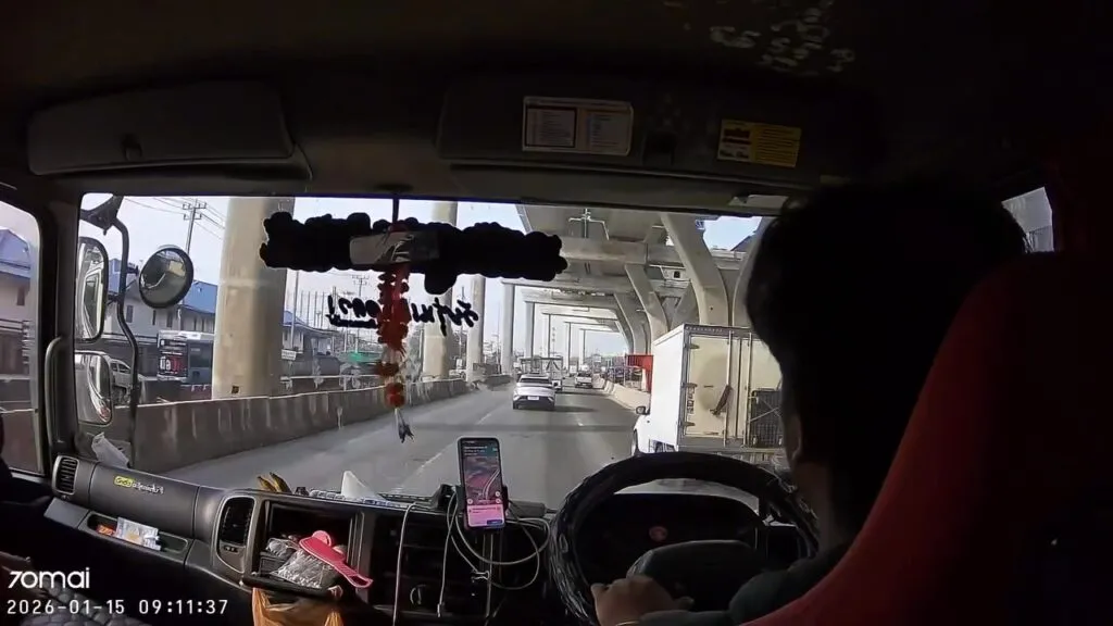 คลิป-นาทีชีวิตกล้องหน้ารถจับภาพ-เครนถล่ม️-ถนนพระราม2-ขาออ