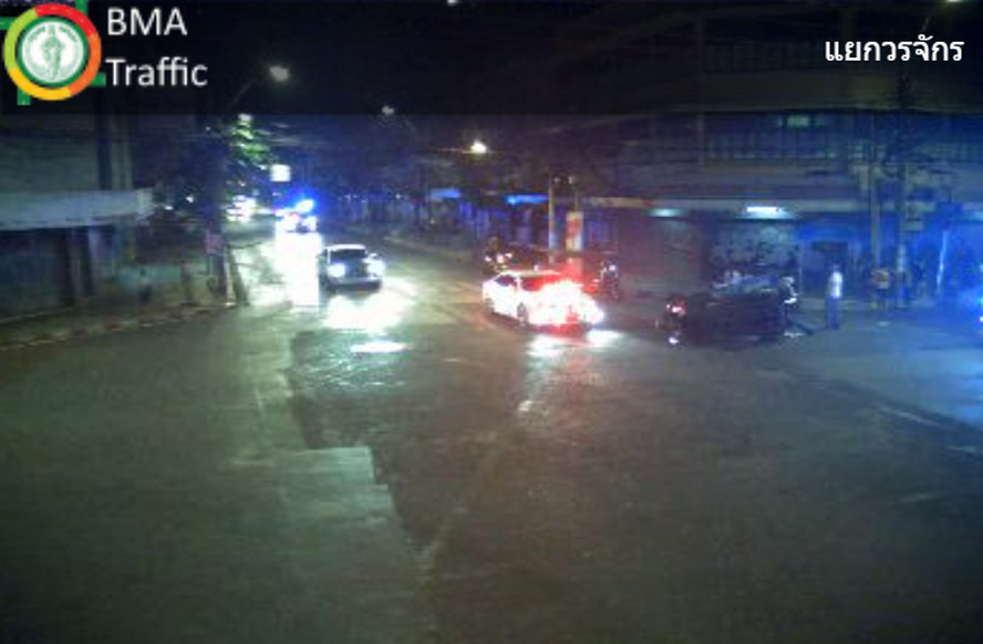 0320-น.-กลางแยกวรจักร-มีอุบัติเหตุ-รถกระบะ-ชนกับรถสามล้อคร-|-2026-02-10-20:22:00