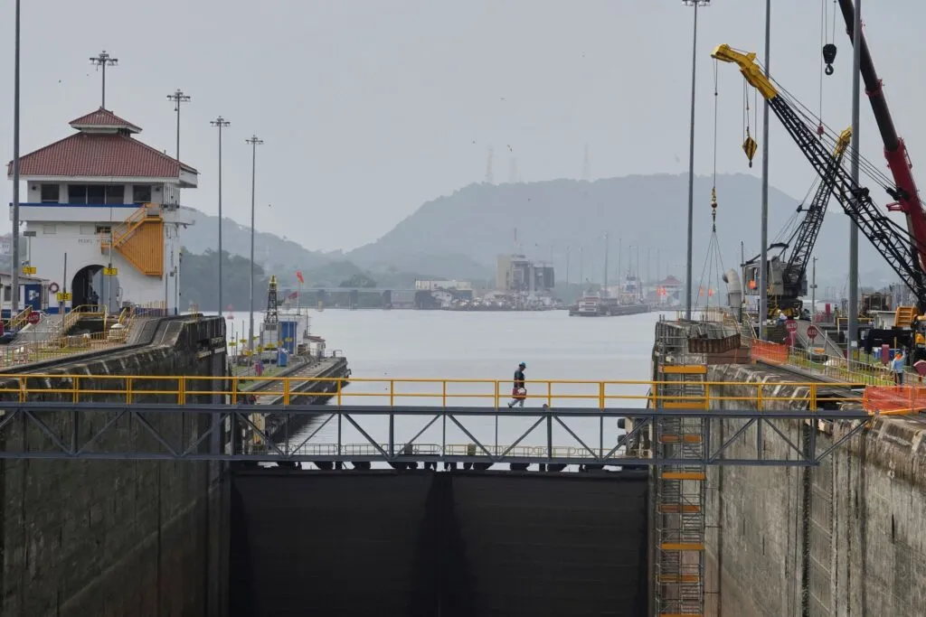 hong-kong-firms-concession-to-characteristic-panama-canal-ports-is-ruled-unconstitutional
