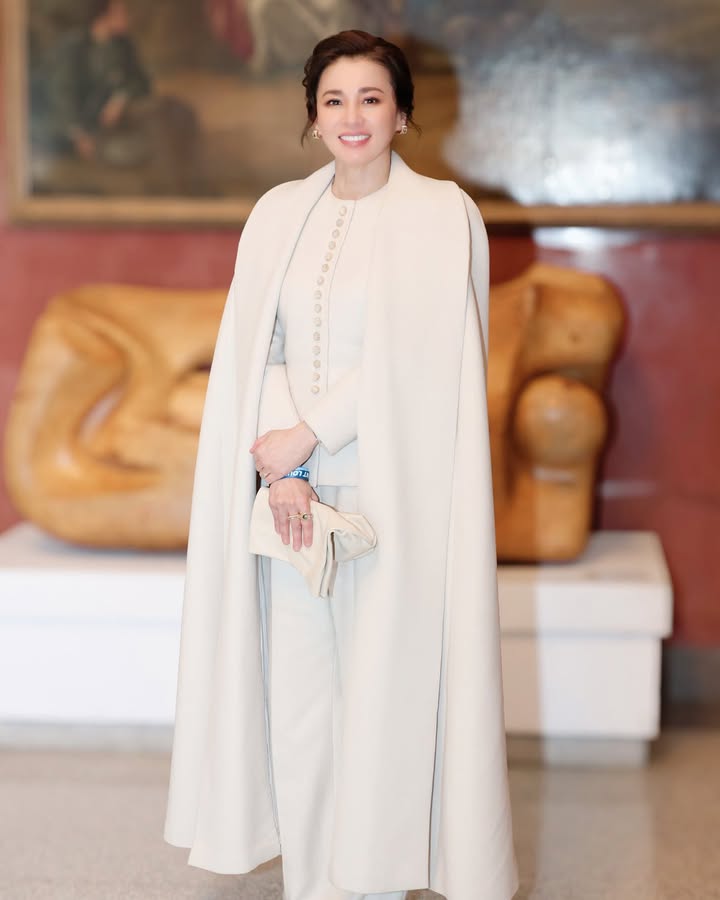 “พระราชินี”-ทรงทอดพระเนตรการแข่งขันฮอกกี้น้ำแข็งหญิง-รอบชิงเ-|-2026-02-20-09:51:00