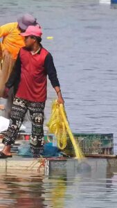 -อสุวรรณภูมิ-จ.ร้อยเอ็ด-หว่านแห่หาปลาแต่ได้ร่างคนติดขึ้นมา