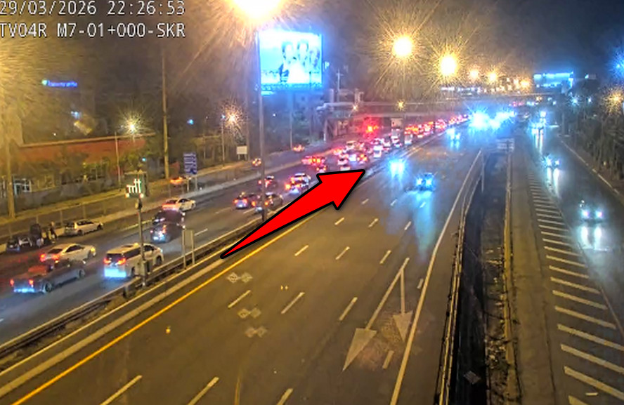 2225-น.-มีแนวทำงานของเจ้าหน้าที่-ซ่อมบำรุงทาง-ถนนมอเตอร์เวย-|-2026-03-29-15:29:00