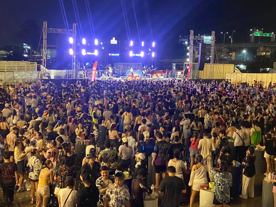 คนแน่นมาก-บรรยากาศงานไหลตลาดโรงสี-(feed--with-fetc-|-2026-04-25-14:34:00