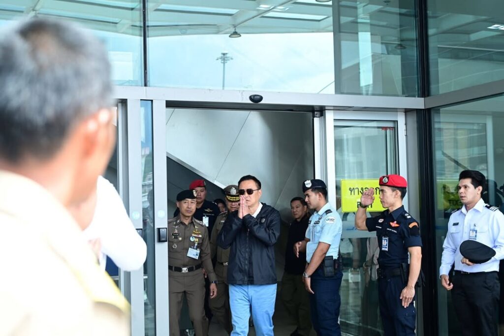 “นายกฯ-อนุทิน”-เดินทางถึงท่าอากาศยานนานาชาติจังหวัดภูเก็ต-เพื่อปฏิบ-|-2026-05-10-03:58:00