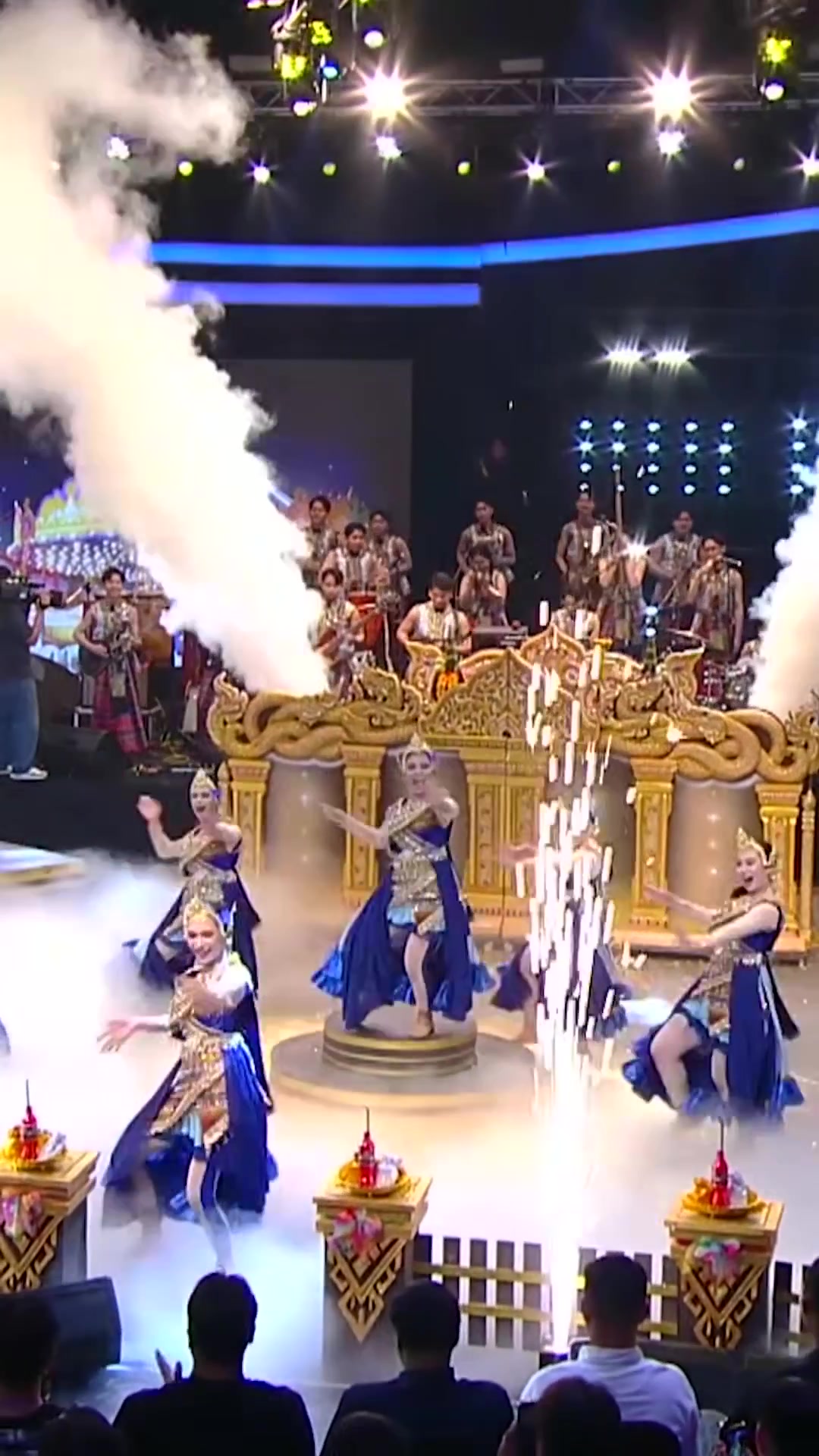 ร่วมเชียร์-วงดนตรีลูกทุ่งโรงเรียนมัธยมเทศบาล-6-นครอุดรธานี