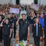 ชาวอุตรดิตถ์สุดปลื้ม-นายกฯ-อนุทิน-สั่ง-รมว.สุชาติ-มอบสม