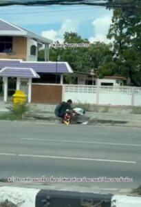 นั่งโยกเหล็กจนเกลี้ยง-สี่แยกไฟแดงท่าสะอ้าน-ถนนสิริโสธร-ขาเข-|-2026-05-30-08:35:00