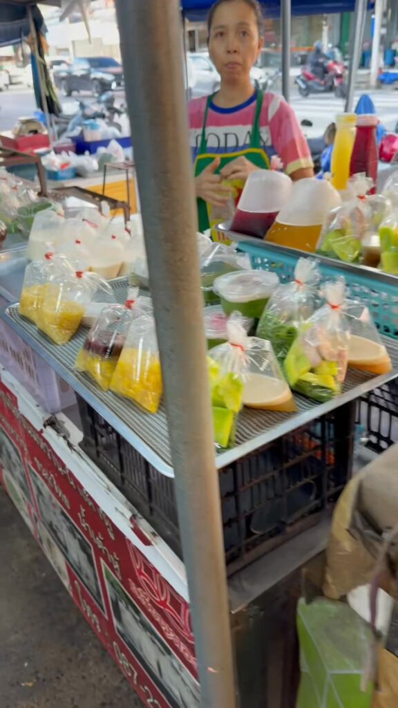 -ตลาดบ้านห้วยบ้านฉัน.