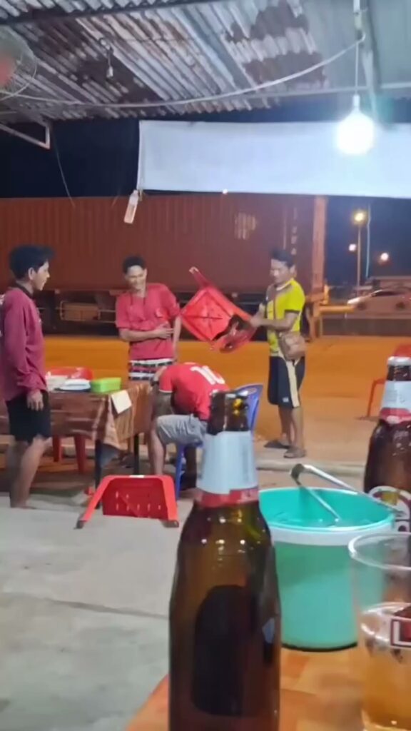 -อเมือง-จ.หนองคาย-เหตุรุมทำร้ายกันที่ร้านนั่งดื่มแห่งหนึ่ง