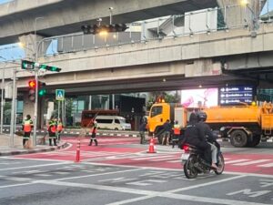 0628-น.-ถนนพหลโยธิน-ขาเข้า-กลางแยกรัชโยธิน-มีเจ้าหน้าที่กำล-|-2026-08-01-23:28:00