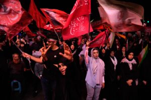 us.-strikes-iranian-targets-after-foiling-attack-on-its-bases